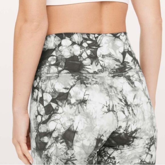 NWOT 🔥 Lululemon Wunder Under Hi-Rise 7/8 Tight Shibori Full-On Luxtreme 25" - Picture 2 of 7